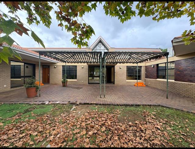2,565M² OFFICE FOR SALE IN RANDJESPARK